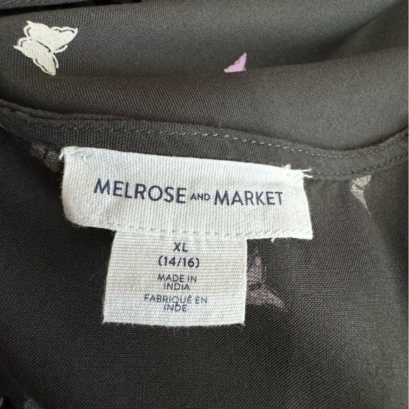 Melrose and Market Girls Butterfly Print Sleeveless Trapeze Top - Picture 4 of 4